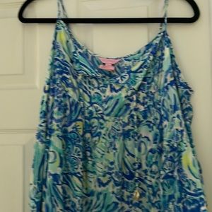 Med Lilly Pulitzer, short colorful dress w cold shoulder , 3/4 sleeve!